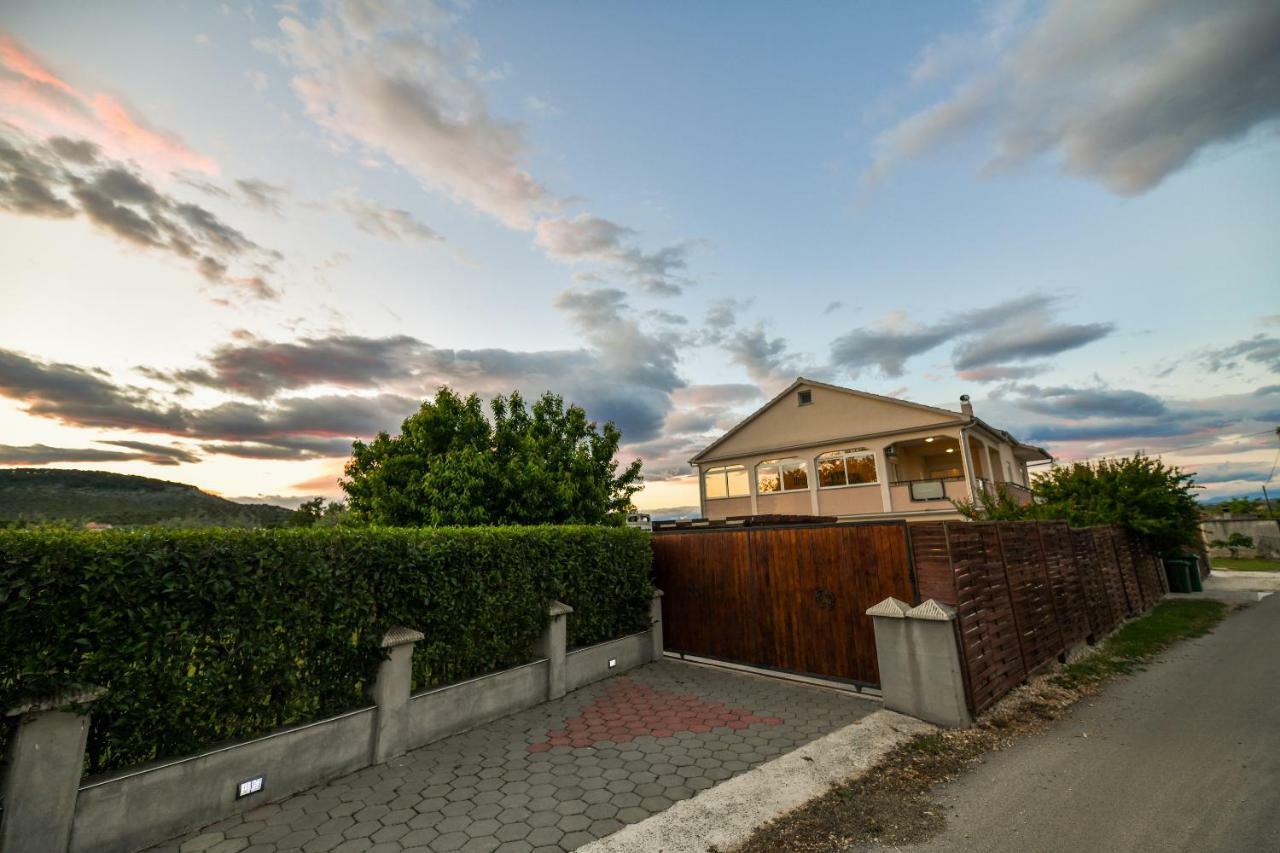 Kuca Za Odmor Lukic Vila Donje Rastane Exterior foto